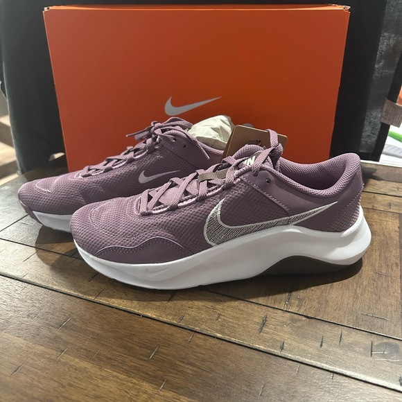 Nike Shoes - Nike Legend